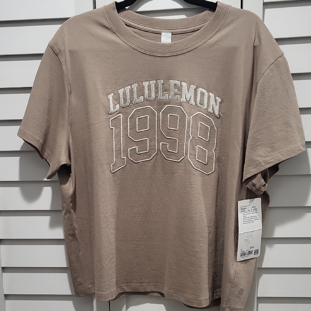 NWT Lululemon Women's Relaxed Fit Cotton Jersey Tee *Graphic in Sheer Oak,Sz 12